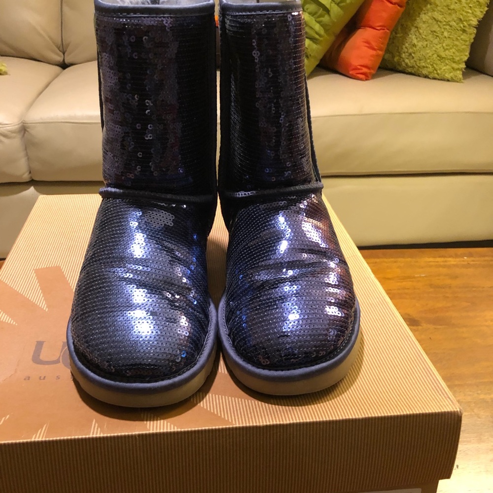 PURPLE SEQUINS UGGS